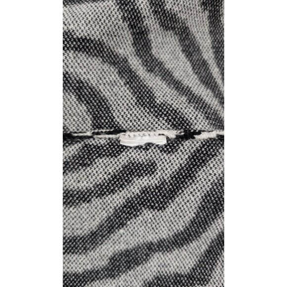 T Tahari Zebra Print Sleeveless Sweater Mock Neck Top Edgy Mob Wife - Picture 6 of 8